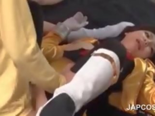 Έφηβος/η ιαπωνικό slattern κάνοντας σεξ στέλεχος παίρνει βυζιά squeezed